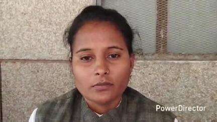 कर्वी: मानिकपुर के सरैया में सर्प दंश से हुई वृद्धा की मौत के मामले में परिजनों से मिलने पीएम हाउस पहुंची जिला पंचायत सदस्य