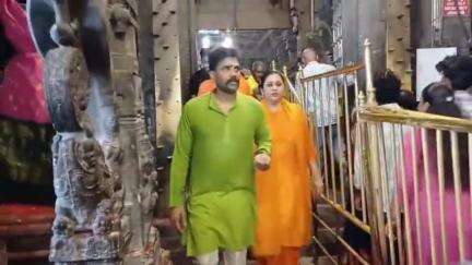 திருவண்ணாமலை: அருணாச்சலேஸ்வரர் கோயிலில் ஆபரேஷன் சிந்தூர் வெற்றியை தொடர்ந்து வேண்டுதலை நிறைவேற்றினார் நடிகை நமீதா