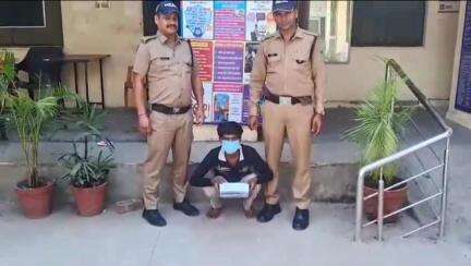 देहरादून: पटेलनगर कोतवाली पुलिस ने क्षेत्र से एक शातिर चोर को किया गिरफ्तार, चोरी के दो मोबाइल बरामद