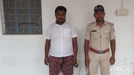 बिहारीगंज: तुलसीया गांव में छापेमारी के दौरान फरार शराब कारोबारी ललित यादव को गिरफ्तार किया गया, न्यायालय में पेश किया गया