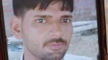 फर्रुखाबाद: मदनपुर चौराहा पर नेशनल हाईवे 730C पर अपाचे बाइक सवार दो युवकों को अज्ञात वाहन ने मारी टक्कर, एक की मौत, साथी घायल