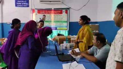 দেগঙ্গা: ফিল্ড টেস্ট কিটের মাধ্যমে কিভাবে পানীয় জল পরীক্ষা করা হয় আশা কর্মীদের তার প্রশিক্ষণ দিল জেলা জনস্বাস্থ্য কারিগরি বিভাগ