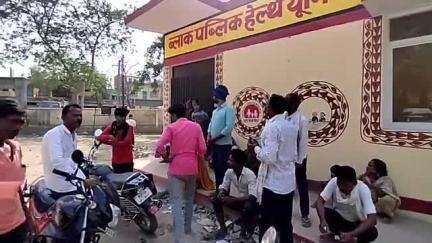 बिसवां: रेउसा में अकसोहा गांव के पास पिकअप की टक्कर से बाइक सवार पिता की मौत, पुत्र घायल