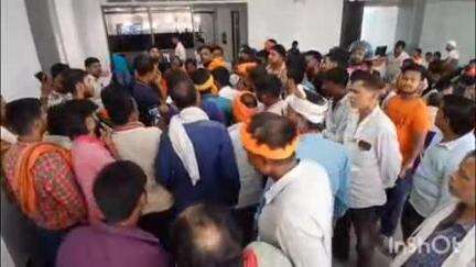 काशी में ईवी ऑटो थ्री व्हीलर पर बारकोड लगाने को लेकर संचालकों में नाराजगी