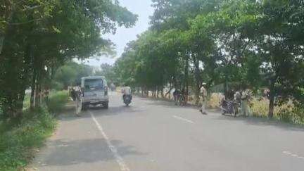 कुमारखंड: कुमारखंड पुलिस ने बिशनपुर पुल के पास वाहन चेकिंग अभियान चलाया