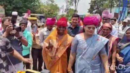 बैतूल नगर: मुख्यमंत्री कन्या विवाह में सैकड़ों दूल्हों के साथ विधायक थिरके