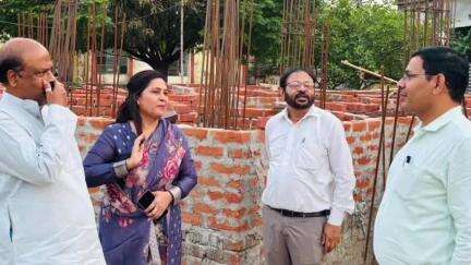 महाराजगंज: बुद्धा कॉम्प्लेक्स का नगर पालिका अध्यक्ष ने किया निरीक्षण