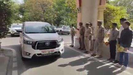 झांसी: राज्यमंत्री के पी सिंह झांसी सर्किट हाउस पहुंचे, बोले- मंत्री विजय शाह के कर्नल सोफिया पर कहे गए शब्दों की वजह होगी