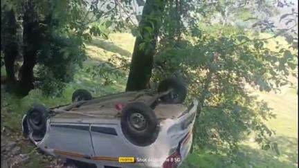 बेरीनाग: लोहाथल के पास कार दुर्घटना में एक की मौत, दो घायल