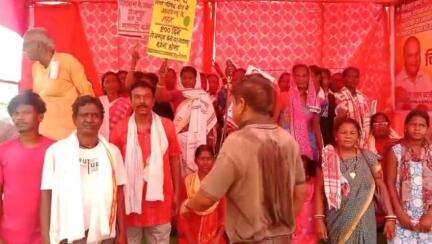 निरसा/चिरकुंडा: भाकपा माले ने चिरकुंडा नगर परिषद का 21 सूत्री मांगों को लेकर घेराव किया