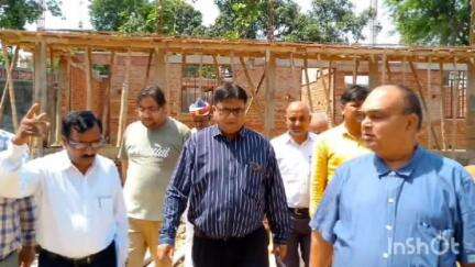 बस्ती: डीएम ने राजकीय कन्या इंटर कॉलेज का किया औचक निरीक्षण, दिए निर्देश