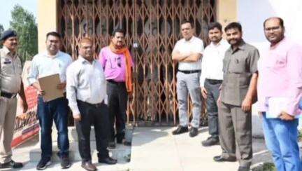 जांजगीर: कलेक्टर ने ईवीएम वीवीपैट वेयरहाउस का मासिक निरीक्षण किया