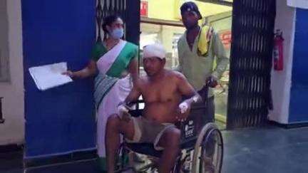 बैतूल नगर: कुंडी गांव के जंगल में व्यक्ति ने दो भालुओं से संघर्ष कर बचाई जान, गंभीर रूप से घायल