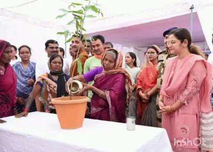 बैकुंठपुर: कोरिया कलेक्टर ने 'पानी बचाओ, फसल बढ़ाओ' की प्रेरक अपील की, कहा- पानी के बिना जीवन अधूरा, तेल के बिना सब्जी अधूरी