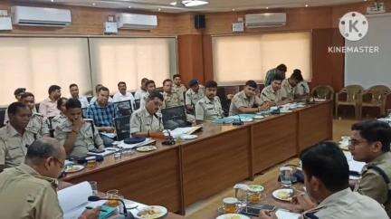 खूंटी: पुलिस अधीक्षक कार्यालय सभागार में क्राइम मीटिंग का आयोजन