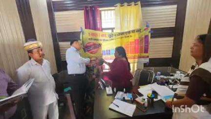 तुलसीपुर: मुख्य चिकित्सा अधिकारी ने गोंदपुर में आरती का कारण सत्र का निरीक्षण किया
