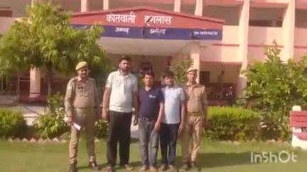 इगलास: इगलास पुलिस ने झगड़ा कर रहे तीन अभियुक्तों को किया गिरफ्तार