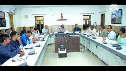 जालौर: जालोद में बुधवार को सुबह 11:00 बजे कलेक्ट सभागार में राजस्व संबंधी मामलों की समीक्षा बैठक आयोजित हुई