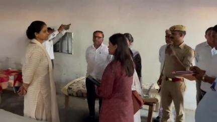 अमरोहा: अमरोहा में वृद्ध आश्रम की व्यवस्थाओं से असंतुष्ट जिलाधिकारी ने NGO के अध्यक्ष पर नाराजगी व्यक्त कर लगाई फटकार