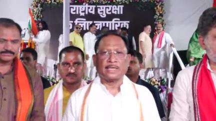 रायपुर: राजधानी रायपुर में बुधवार शाम 6 बजे बीजेपी ने तेलीबंधा से जयस्तम्भ तक सेना के शौर्य पर तिरंगा यात्रा निकाली