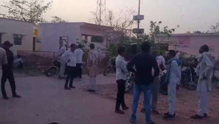 राठ: संदिग्ध परिस्थितियों में 17 वर्षीय किशोरी ने खेत में लगे नीम के पेड़ से फांसी लगाकर की आत्महत्या