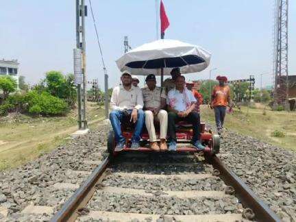 गोड्डा: गोड्डा में मवेशी टकराव की घटनाओं को रोकने के लिए मालदा मंडल ने जन-जागरूकता अभियान चलाया