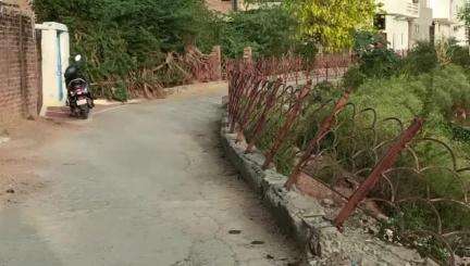 दतिया नगर: सीता सागर की सुंदरता पाथवे की हुई कंडम स्थिति, प्रशासन नहीं दे रहा ध्यान।
#jansamasya