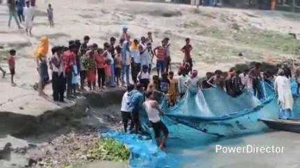 मनिहारी: मनिहारी हाट के पास गंगानदी में नहाते समय एक व्यक्ति डूबा, पुलिस प्रशासन मौके पर पहुँचा, तलाश जारी