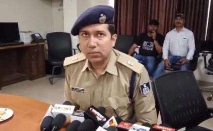 ग्वालियर गिर्द: महिला ने पति और ससुराल वालों पर दहेज के लिए प्रताड़ना का आरोप लगाया, थाने में शिकायत दर्ज कराई