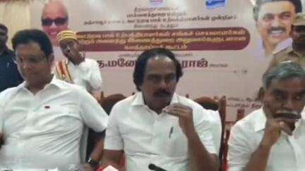 திருவாரூர்: ஆட்சியரகத்தில் தமிழகத்தில் கடந்த ஒன்றரை ஆண்டுகளில் பால்வளத்துறை மூலம் ரூபாய் ஆயிரம் கோடிக்கு மேல் கடன் வழங்கப்பட்டுள்ளதாக அமைச்சர் பேச்சு