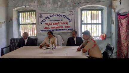మెదక్: పట్టణంలోని సబ్ జైలును పరిశీలించిన సీనియర్.సివిల్ జడ్జి శుభవల్లి 
‌