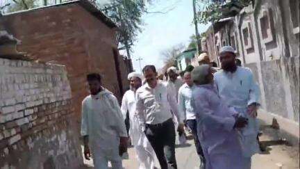 नूह: पेयजल संकट का निरीक्षण करने गुमट बिहारी गांव पहुंचे जिला उपायुक्त
