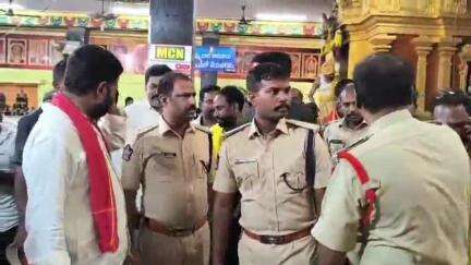 పలమనేరు: గంగమ్మ జాతర ఏర్పాట్లను పరిశీలించి, పోలీసు బలగాలతో భారీ బందోబస్తు ఏర్పాటు చేశామని వెల్లడించిన జిల్లా ఎస్పీ మణికంఠ చందోలు