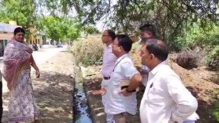 टोंक: जिला प्रमुख सरोज बंसल ने मेहंदवास ग्राम पंचायत का किया औचक निरीक्षण, गंदगी देखकर अधिकारियों को लगाई लताड़