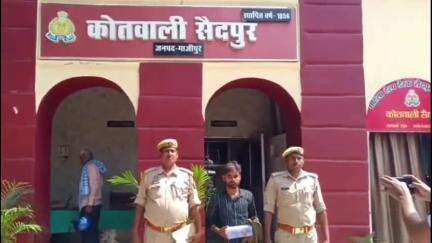 सैदपुर: अपराध की नीयत से अवैध तमंचा लेकर जा रहे बदमाश को जोगीवीर मंदिर तिराहे से पुलिस ने दबोचा, भेजा जेल