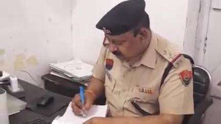 बरवाला: खिला कालोनी में तीसरी मंजिल से गिरकर एक व्यक्ति की मौत, पुलिस मामले की जांच कर रही है