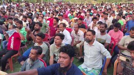 বাদুড়িয়া: সংশোধিত ওয়াকফ আইন 2025 বাতিল সহ একাধিক দাবিতে বাদুড়িয়া চৌমাথা এলাকায় নওসদ সিদ্দিকীর আলোচনা সভা