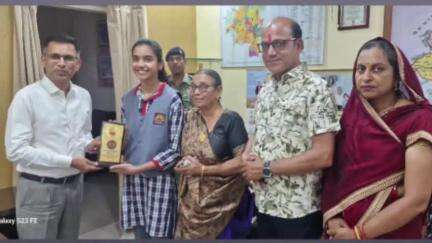 दमोह: बांदकपुर की छात्रा पलक नवीन नायक ने जिले का नाम रोशन किया, कलेक्टर ने किया सम्मान