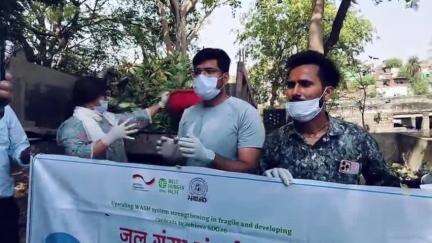 छतरपुर नगर: जल गंगा संवर्धन अभियान के तहत सिघाड़ी नदी में सामूहिक श्रमदान