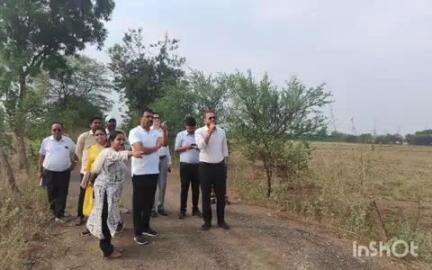 राजनांदगांव: कलेक्टर ने कन्हारपुरी और अन्य क्षेत्रों में एप्रोच रोड तथा शासकीय योजना के क्रियान्वयन के लिए भूमि का निरीक्षण किया