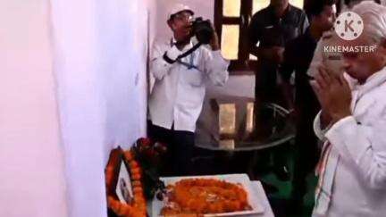 छपरा: नारायणपुर गांव में शहीद BSF सब इंस्पेक्टर के परिजनों से मिले बिहार के राज्यपाल