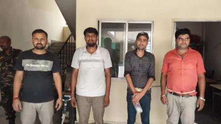 कांके: चुटिया थाना क्षेत्र से शराब दुकान से शराब चोरी करने के चार आरोपी गिरफ्तार
