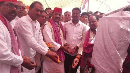 करहल: करहल क्षेत्र में बिजली से चिपक कर किशोर की मौत के बाद सपा के प्रदेश अध्यक्ष ने जताई शोक संवेदना