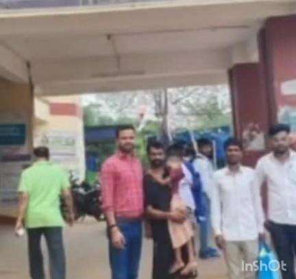 चतरा: चतरा सदर अस्पताल में इलाजरत बच्ची को सांसद कालीचरण सिंह ने बेहतर इलाज के लिए भेजा नई दिल्ली एम्स