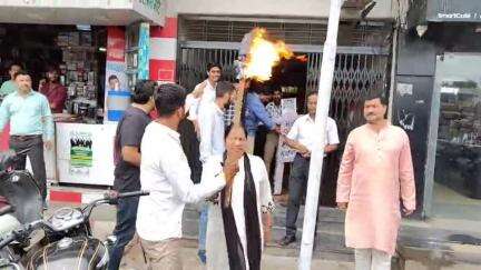 सीतामऊ: कर्नल सोफिया कुरैशी के खिलाफ टिप्पणी के विरोध में गांधी चौराहा और जिले भर में कैबिनेट मंत्री के खिलाफ प्रदर्शन