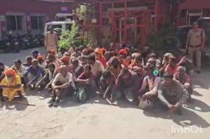 हरिद्वार: नगर कोतवाली पुलिस ने हरकीपौड़ी पर भिखारियों को पकड़ने का अभियान चलाया, एक ही दिन में पकड़े गए रिकॉर्ड 66 भिखारी