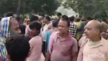 पतरघट: पतरघट के जम्हरा में शादी में पड़ा मातम, शव पहुंचते ही मचा कोहराम, आरोपियों की गिरफ्तारी की मांग