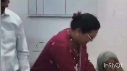 पथरिया: पथरिया थाना पुलिस ने बुजुर्ग पति-पत्नी की मदद की, थाने बुलाकर राशन और अन्य सामग्री दी