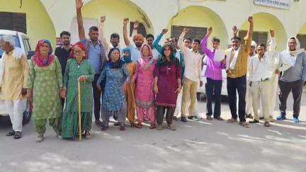 राजगढ़: हरपालू पतराम में बन्द रास्ता खुलवाने की मांग ग्रामीणों ने किया प्रदर्शन, एसडीएम को राजगढ में सौंपा ज्ञापन #jansamasya