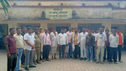 नैनवां: गोठड़ा में पुलिसकर्मियों द्वारा ढाबा संचालक से मारपीट व गुंडागर्दी के मामले में माली समाज ने एसडीएम को सौंपा ज्ञापन
